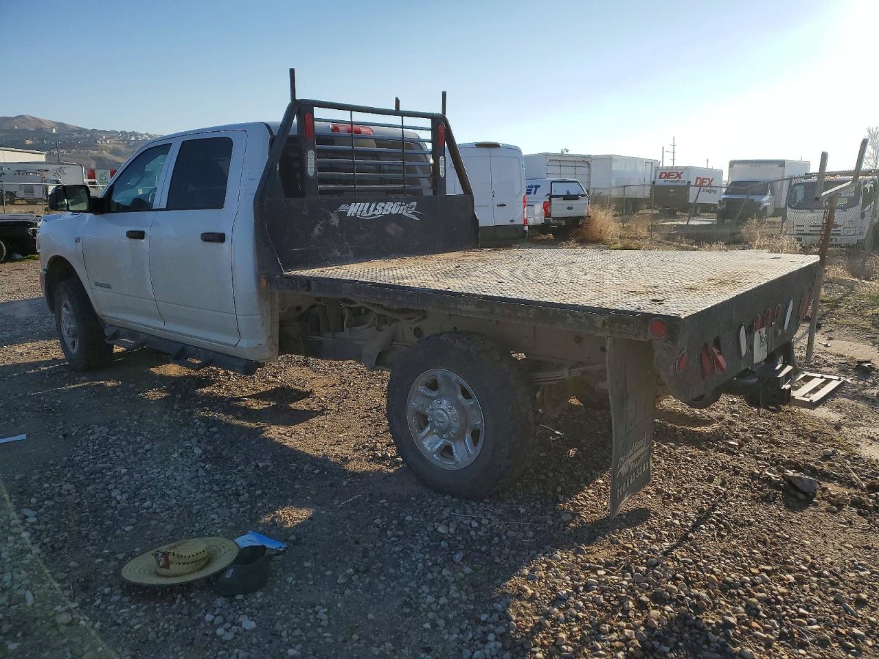 2019 RAM 3500 FLATBED TRUCK photo 2