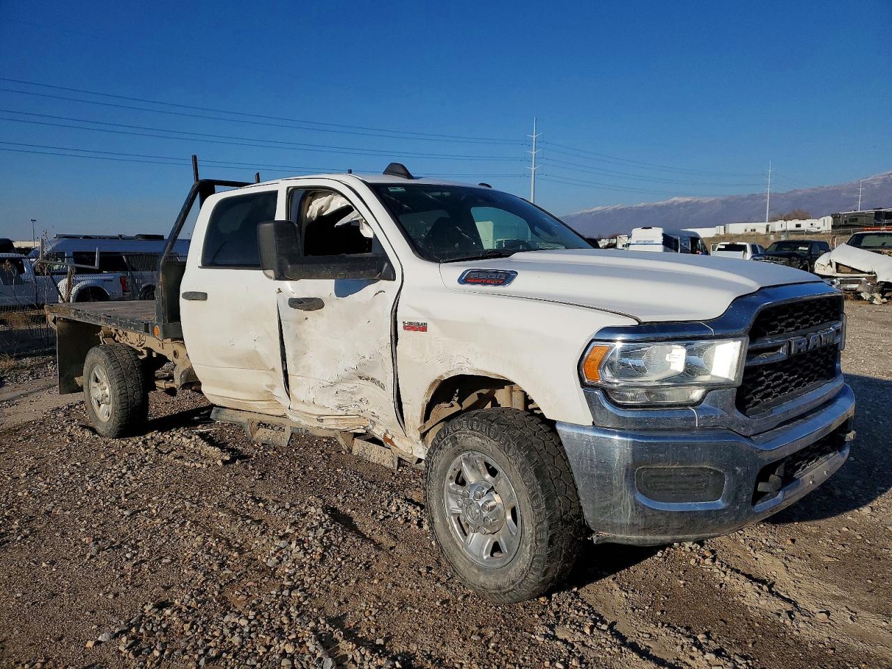 2019 RAM 3500 FLATBED TRUCK photo 4