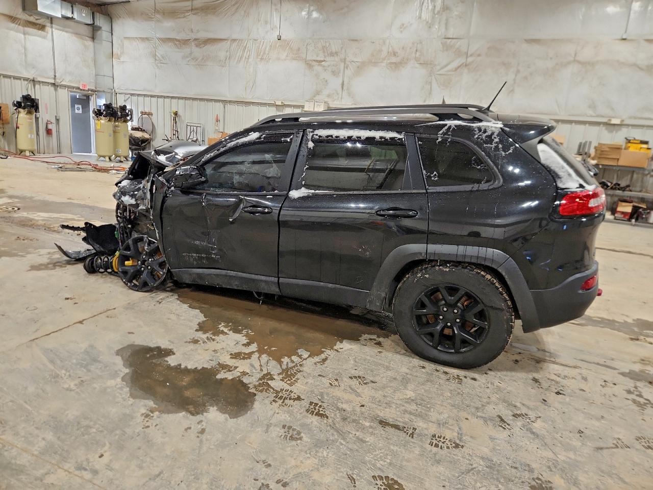 2015 JEEP CHEROKEE TRAILHAWK photo 2