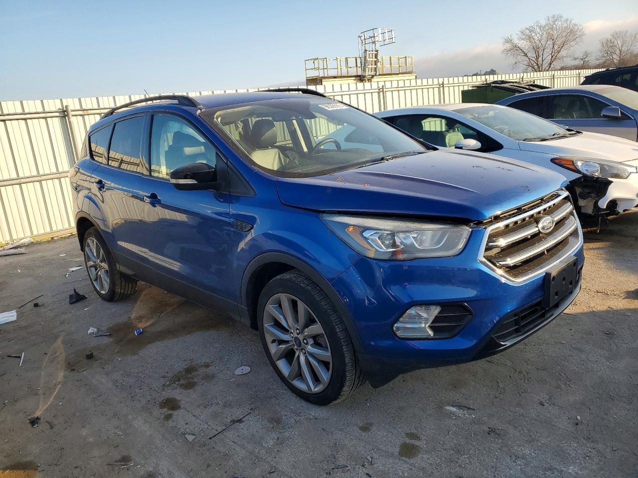 2017 FORD ESCAPE TITANIUM photo 4