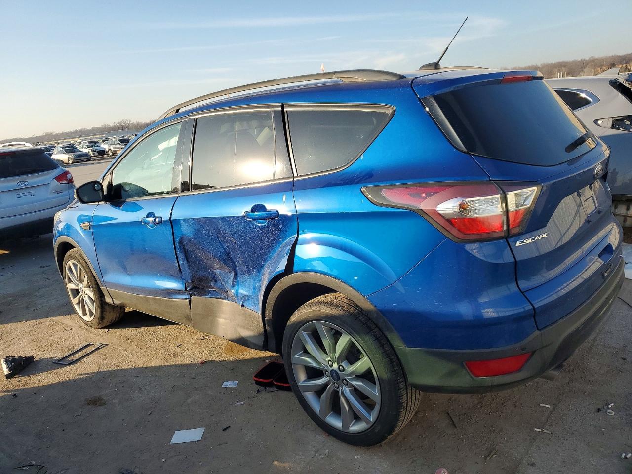 2017 FORD ESCAPE TITANIUM photo 2