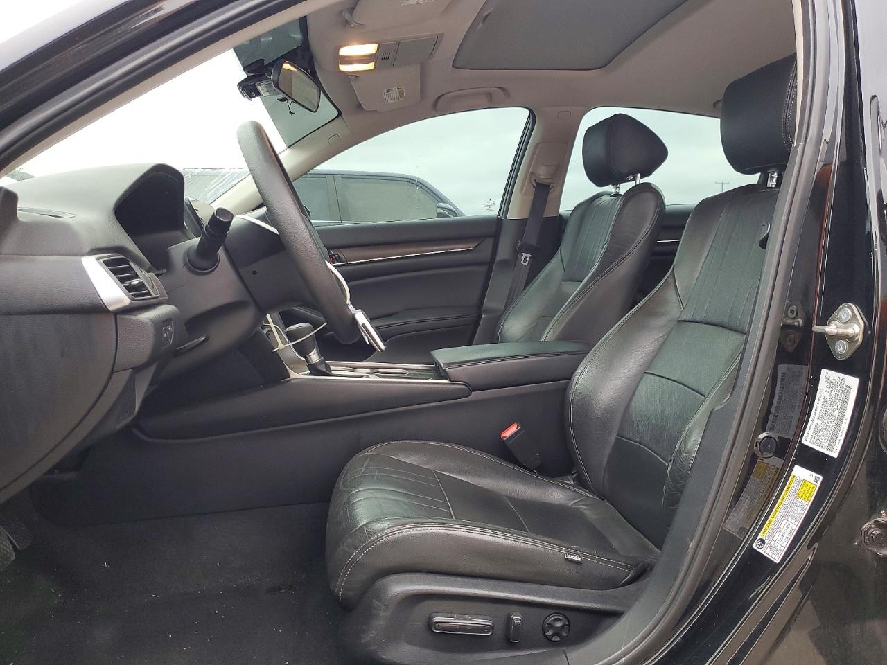 2018 HONDA ACCORD EX photo 13