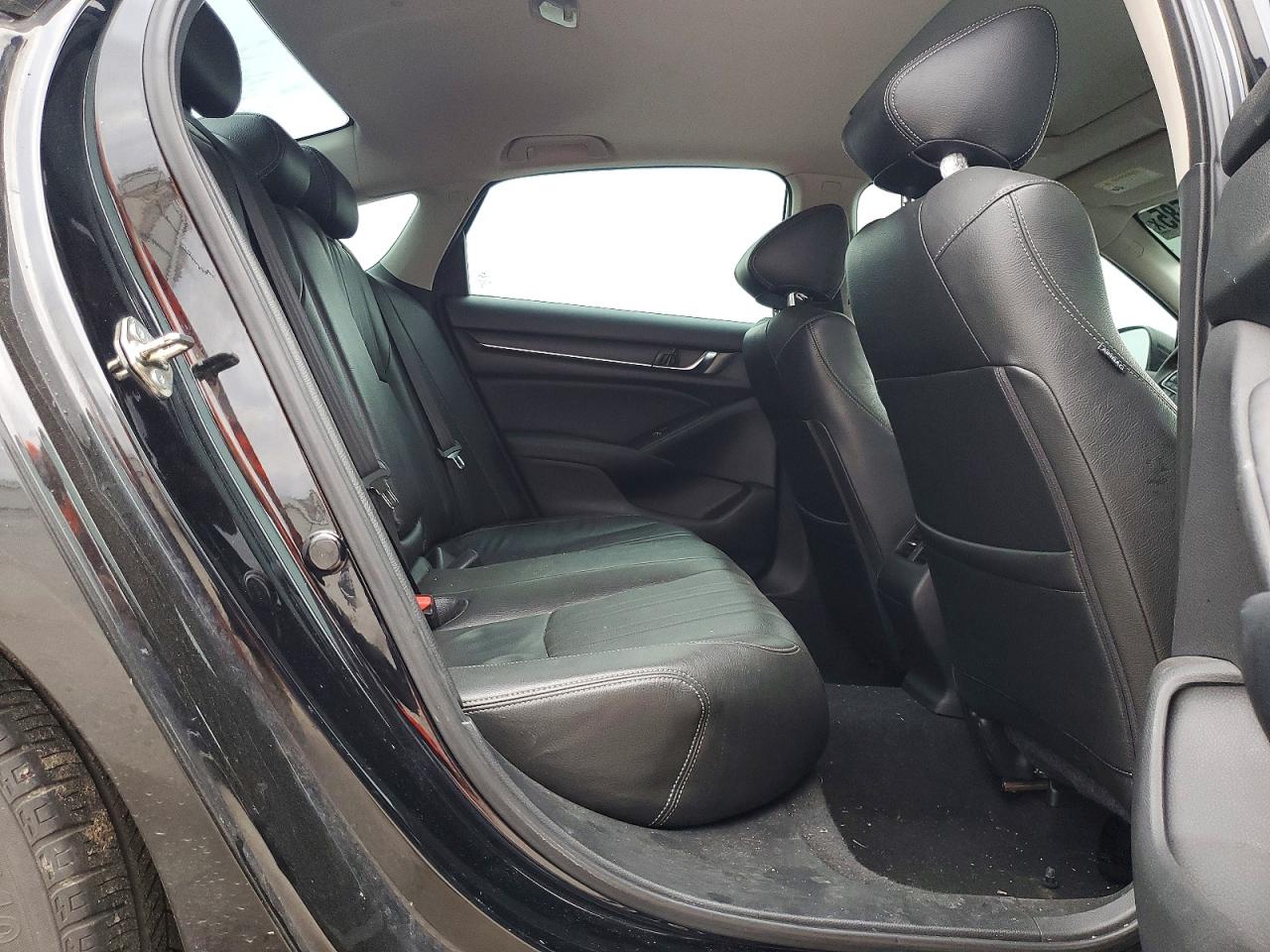 2018 HONDA ACCORD EX photo 19