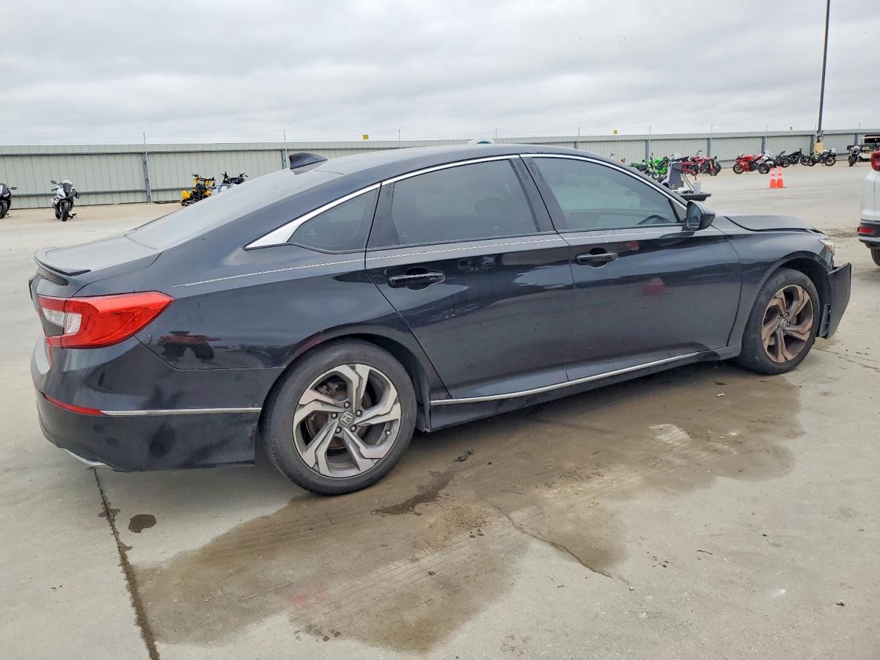 2018 HONDA ACCORD EX photo 5