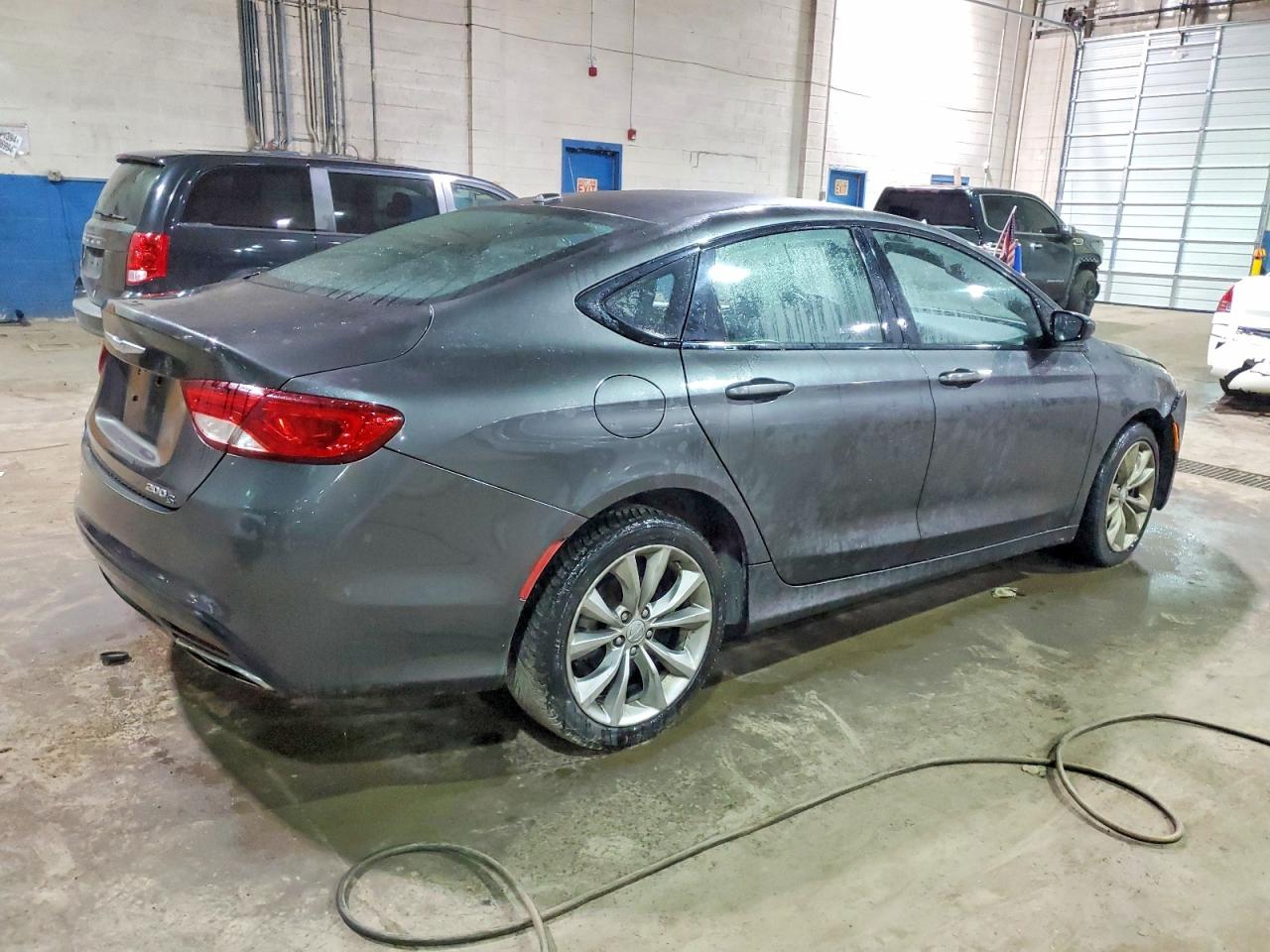 2015 CHRYSLER 200 S photo 3
