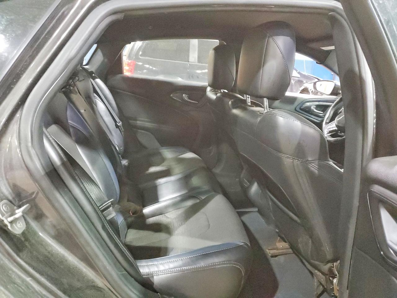 2015 CHRYSLER 200 S photo 10