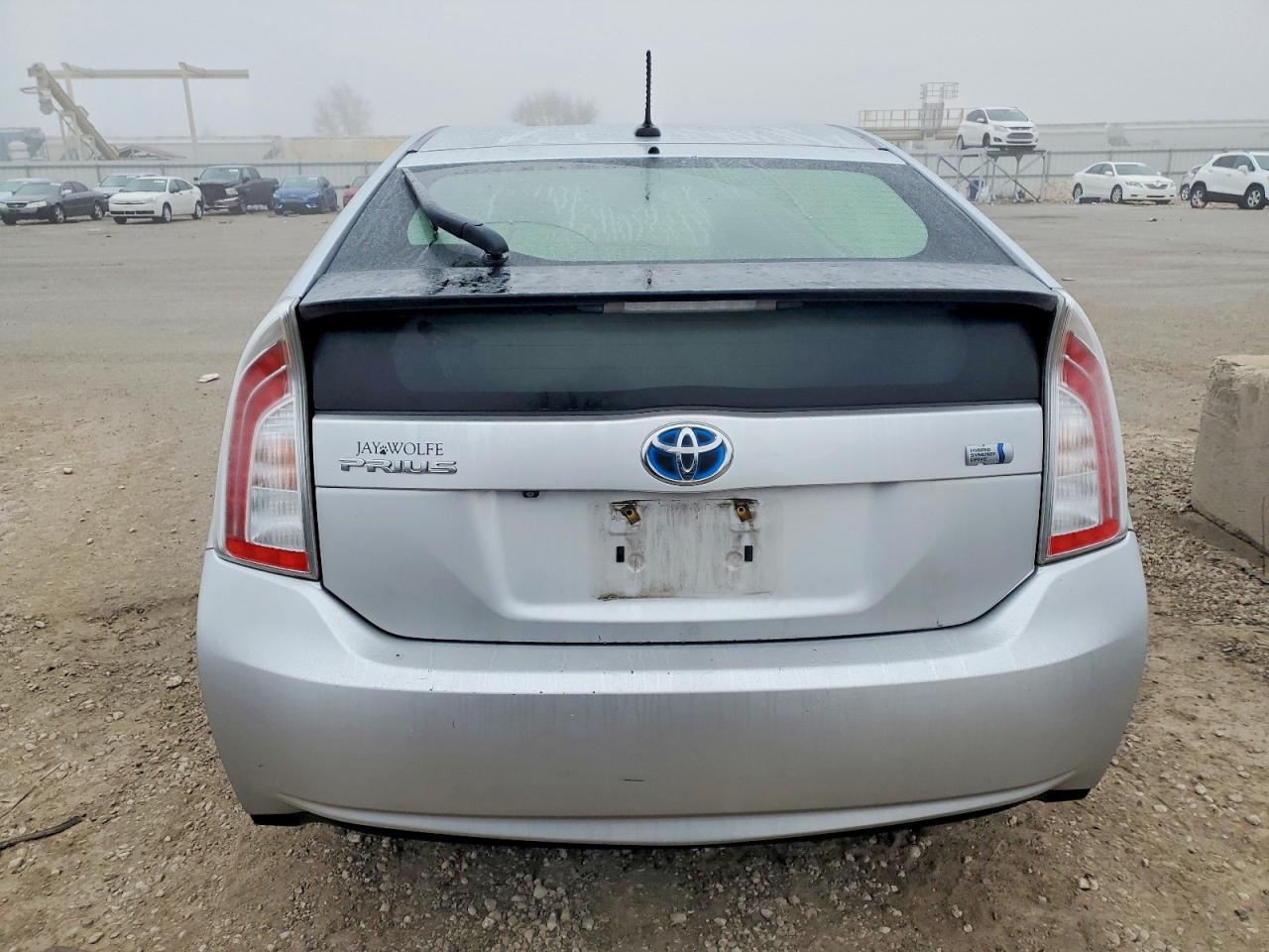 2015 TOYOTA PRIUS photo 6