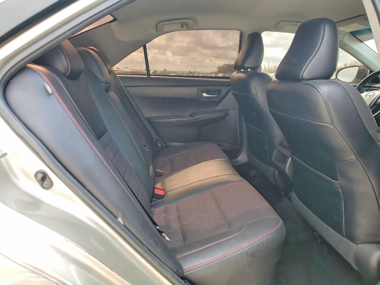 2017 TOYOTA CAMRY LE photo 10