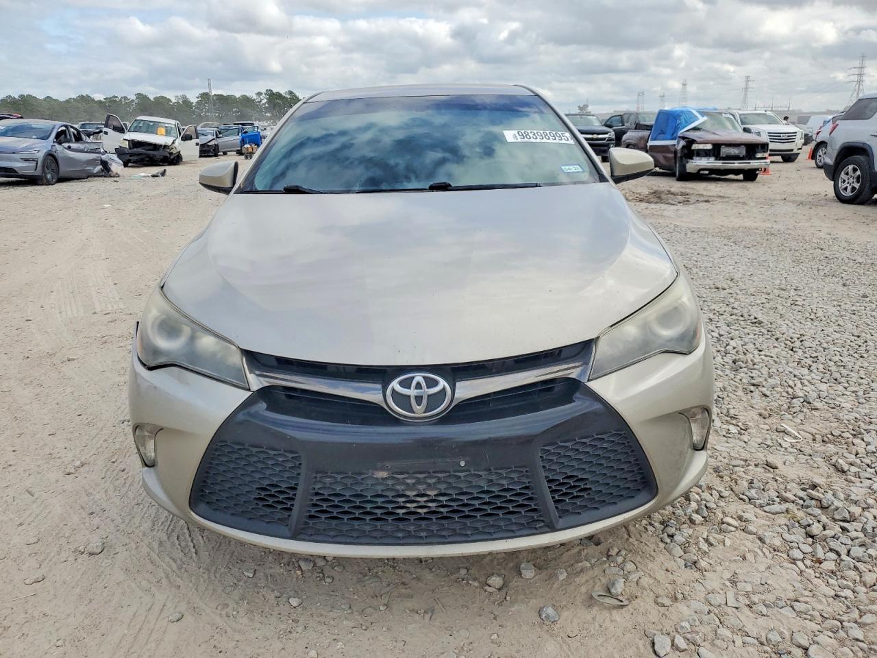 2017 TOYOTA CAMRY LE photo 5