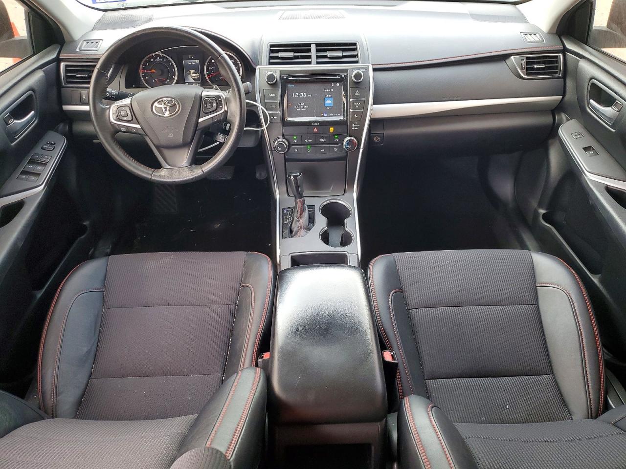 2017 TOYOTA CAMRY LE photo 8