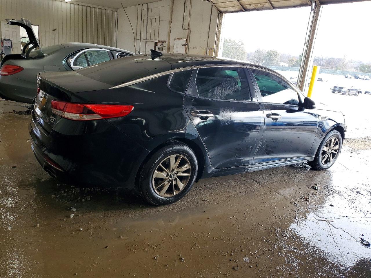 2017 KIA OPTIMA LX photo 3