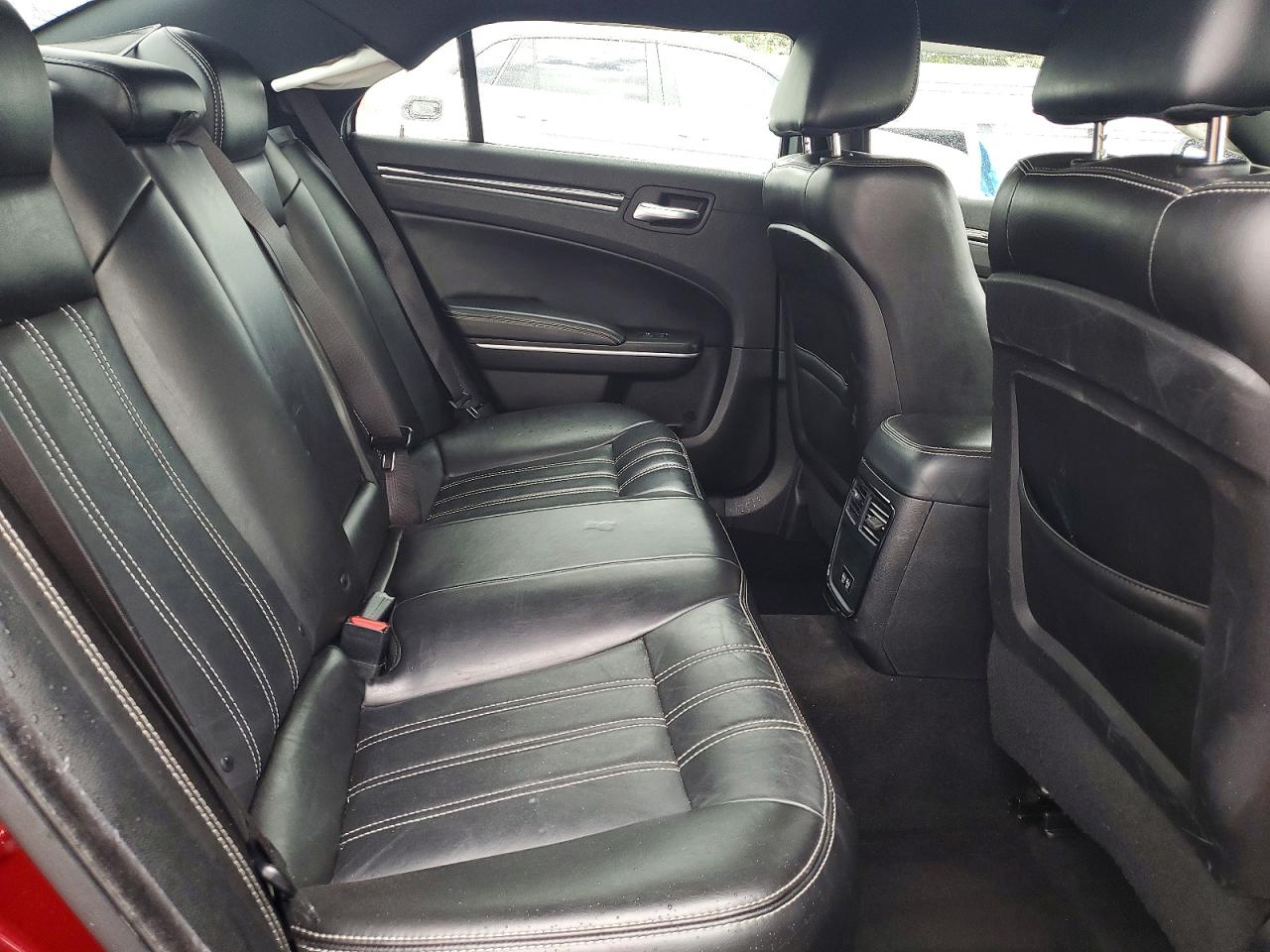 2019 CHRYSLER 300 S photo 10