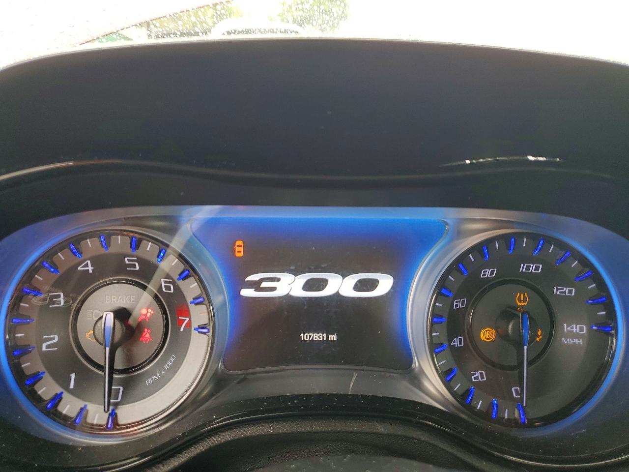 2019 CHRYSLER 300 S photo 9