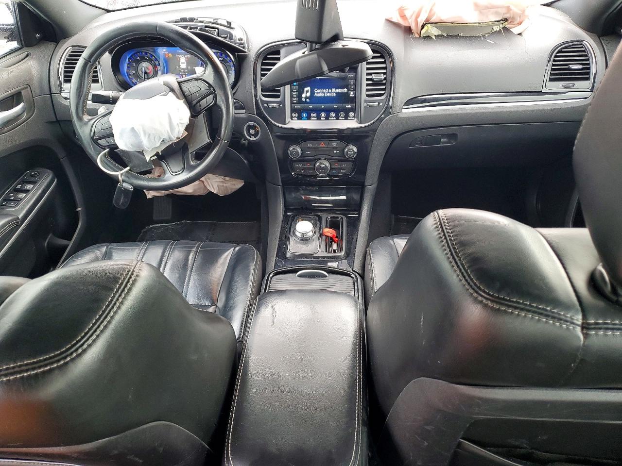 2019 CHRYSLER 300 S photo 8