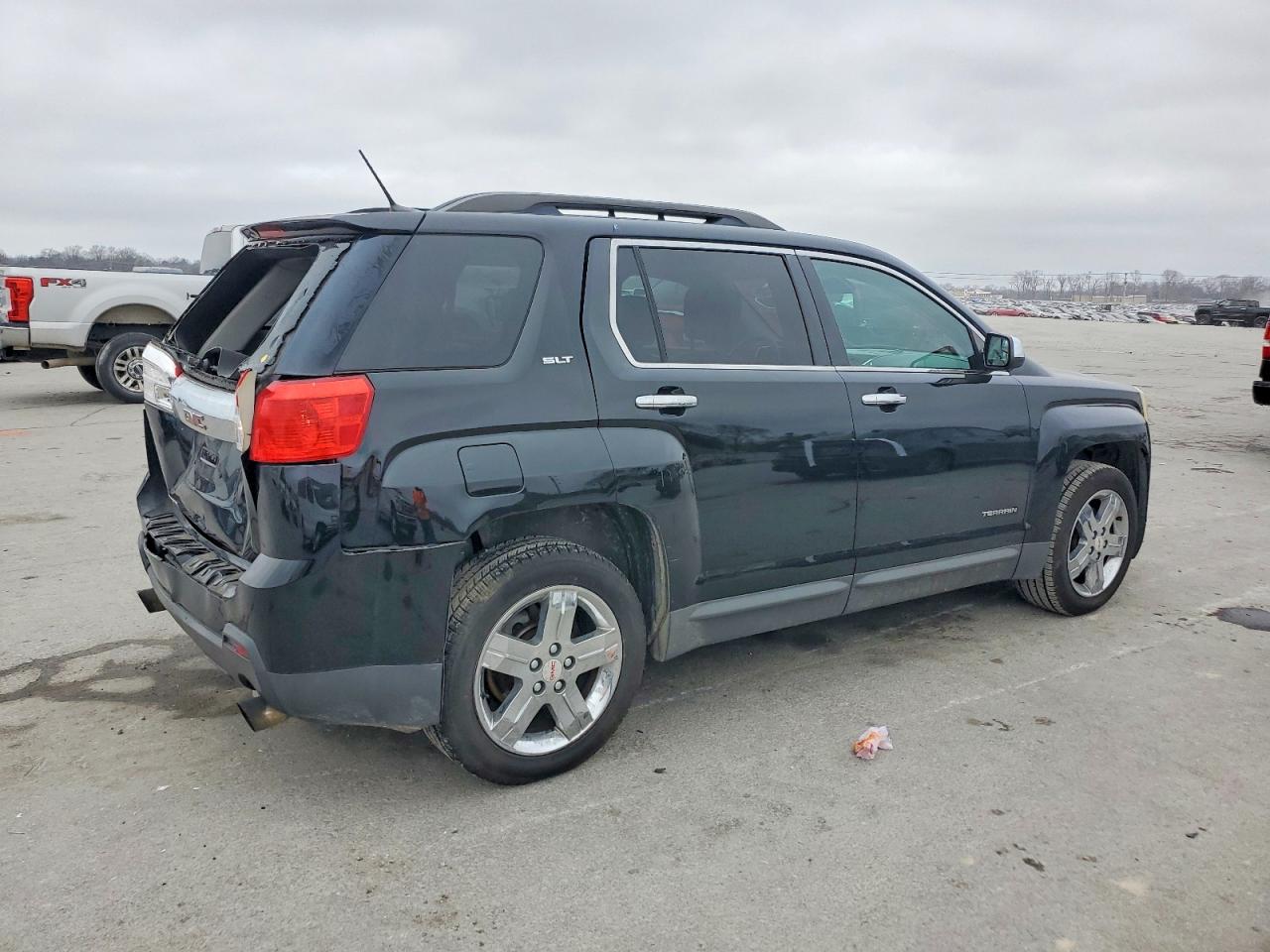 2013 GMC TERRAIN SLT photo 3