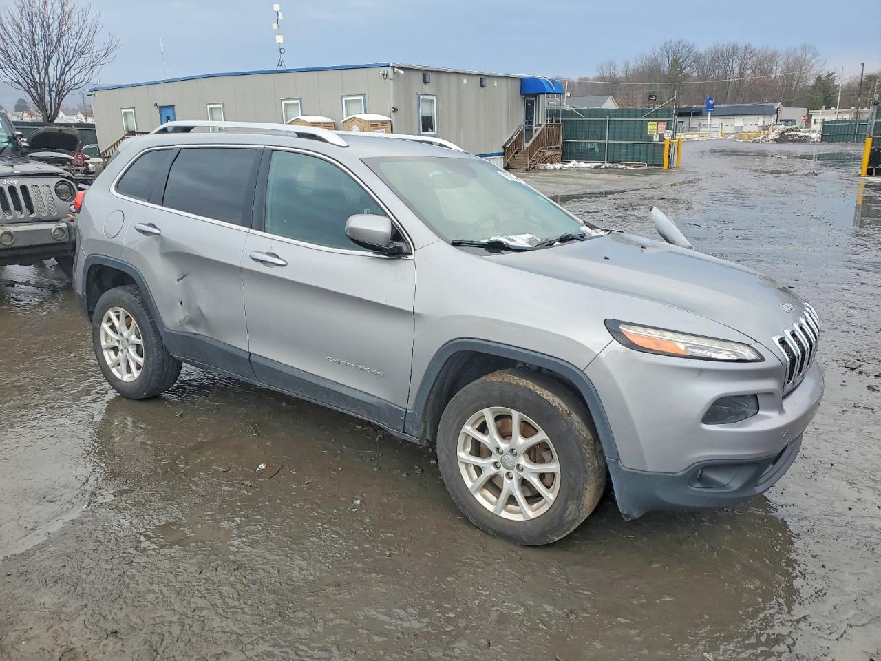 2015 JEEP CHEROKEE LATITUDE photo 4