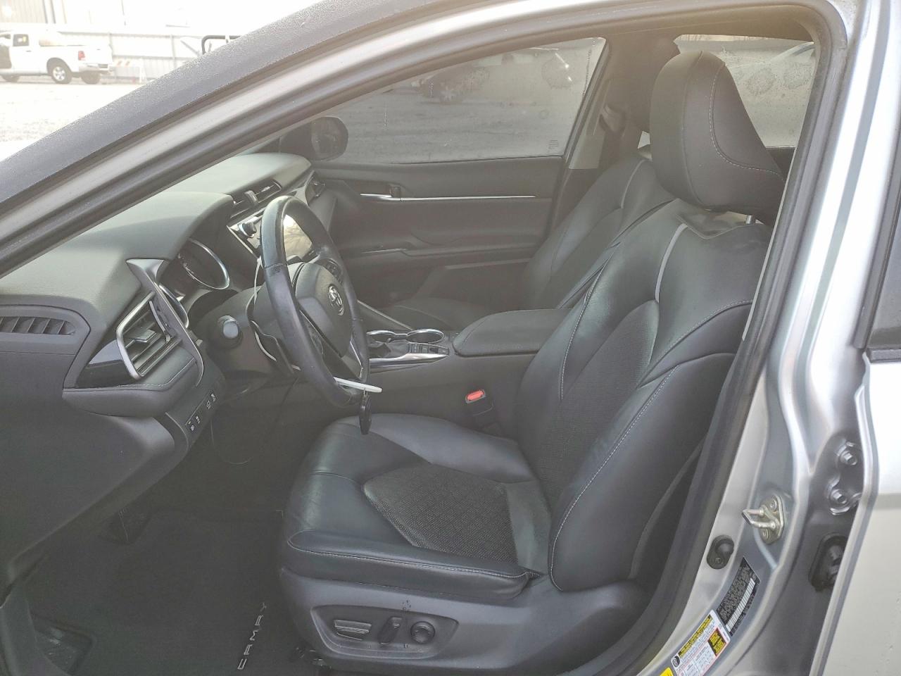 2019 TOYOTA CAMRY XSE photo 7