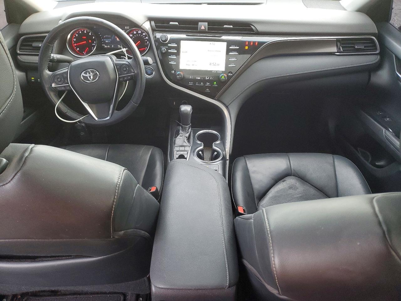 2019 TOYOTA CAMRY XSE photo 8