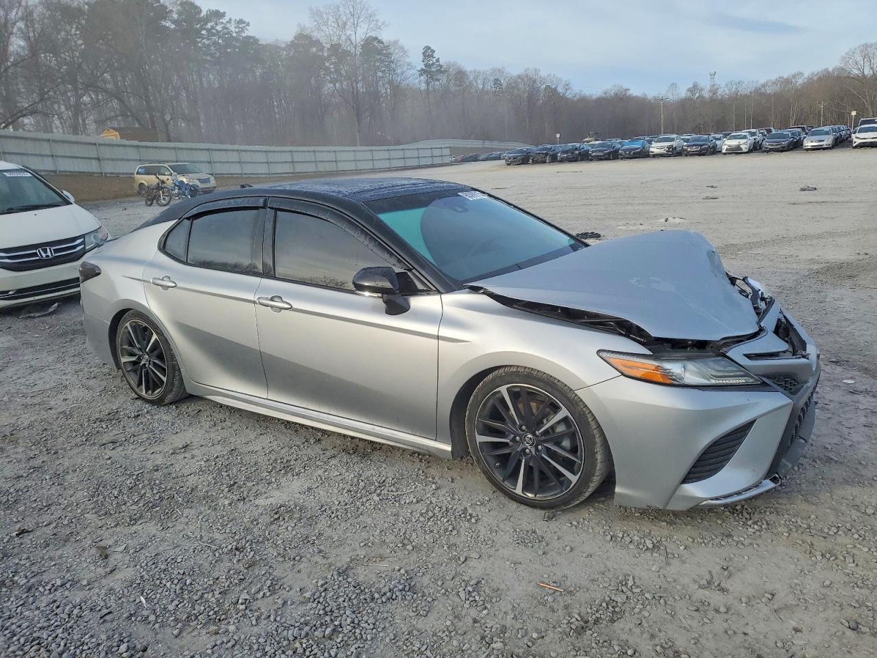 2019 TOYOTA CAMRY XSE photo 4