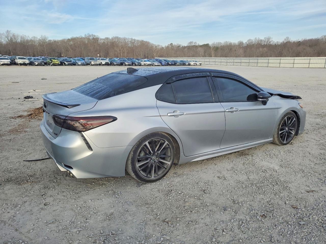 2019 TOYOTA CAMRY XSE photo 3