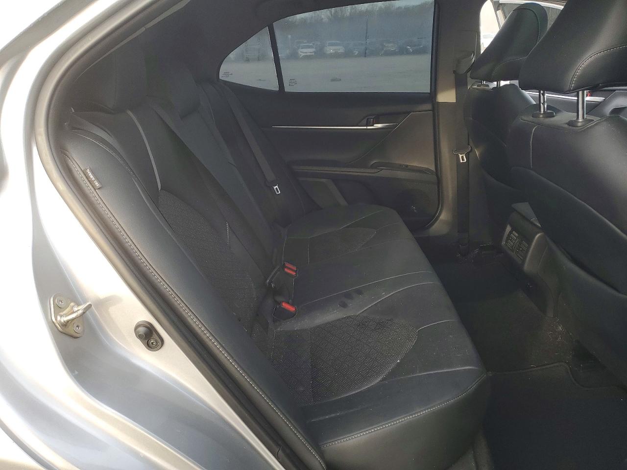 2019 TOYOTA CAMRY XSE photo 10