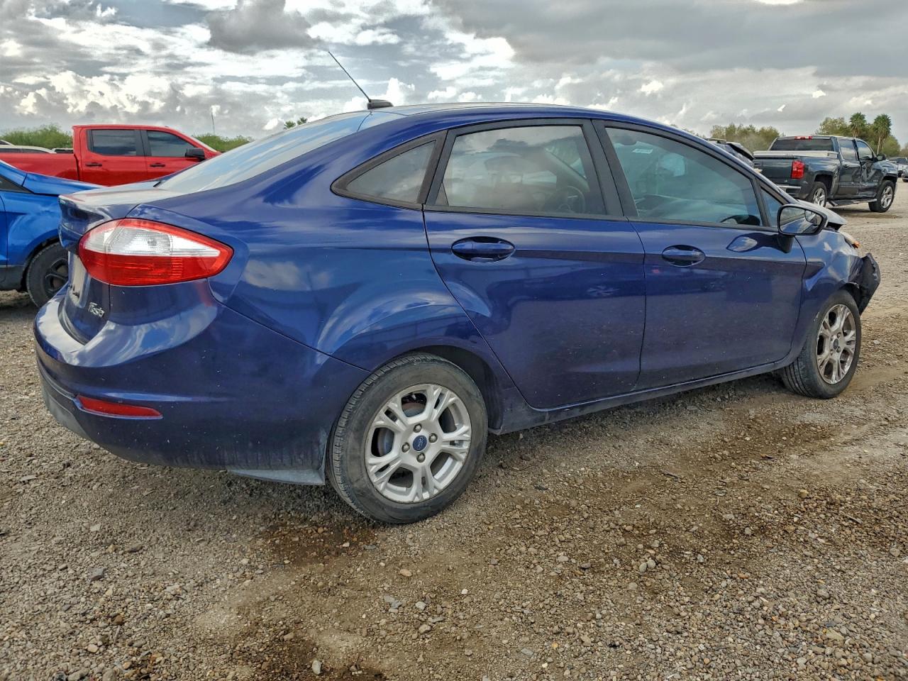 2016 FORD FIESTA SE photo 3