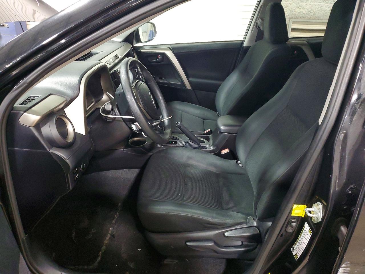 2014 TOYOTA RAV4 LE photo 7