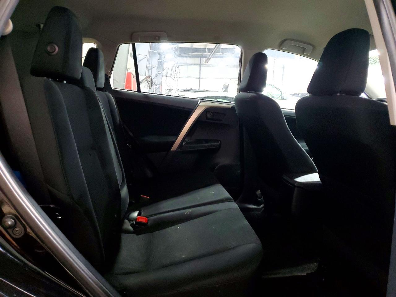 2014 TOYOTA RAV4 LE photo 11