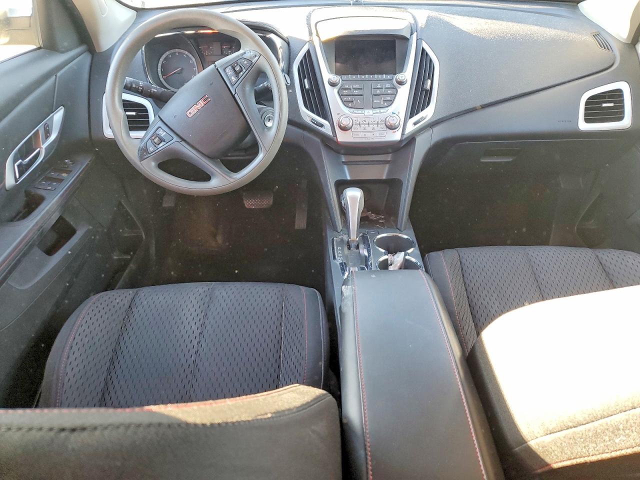 2015 GMC TERRAIN SLE photo 8
