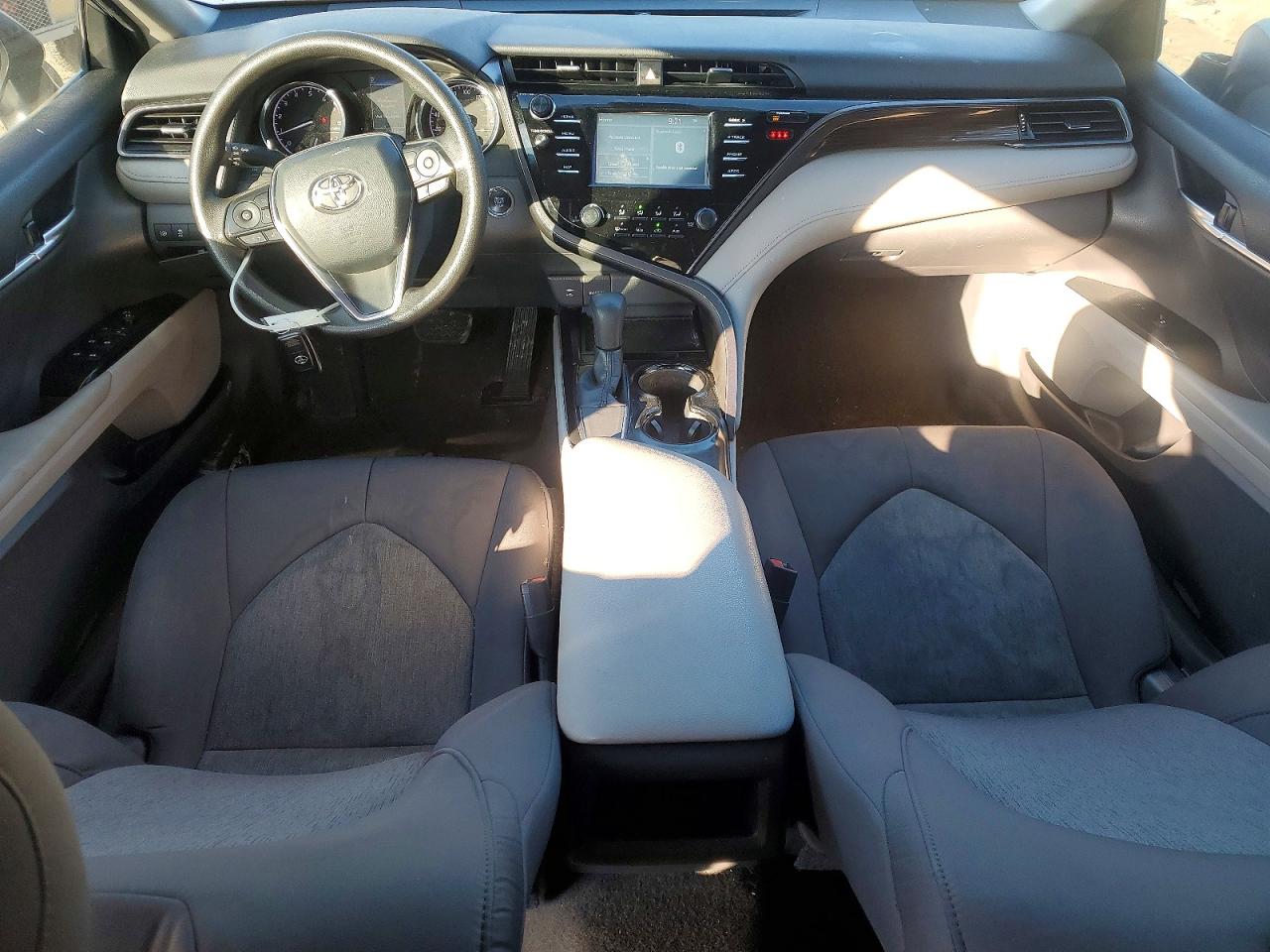 2019 TOYOTA CAMRY L photo 8