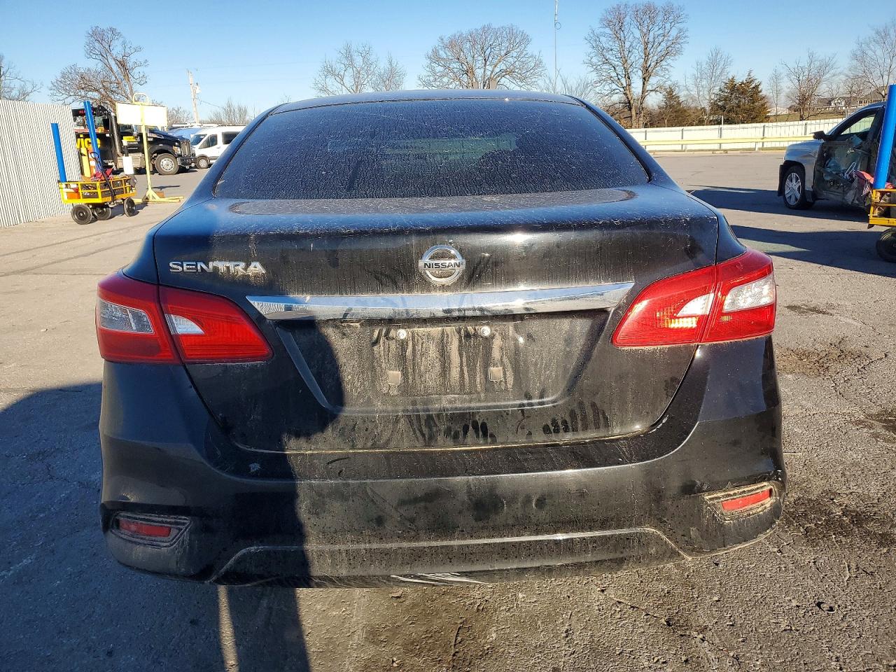 2019 NISSAN SENTRA S photo 6
