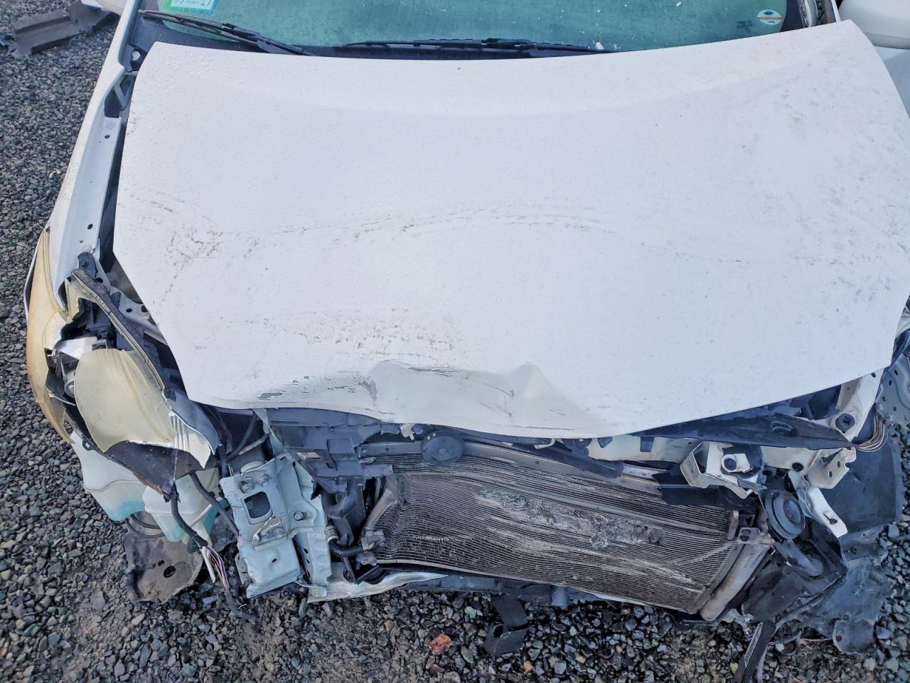 2013 TOYOTA PRIUS photo 12
