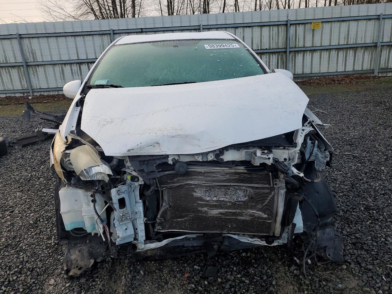 2013 TOYOTA PRIUS photo 5