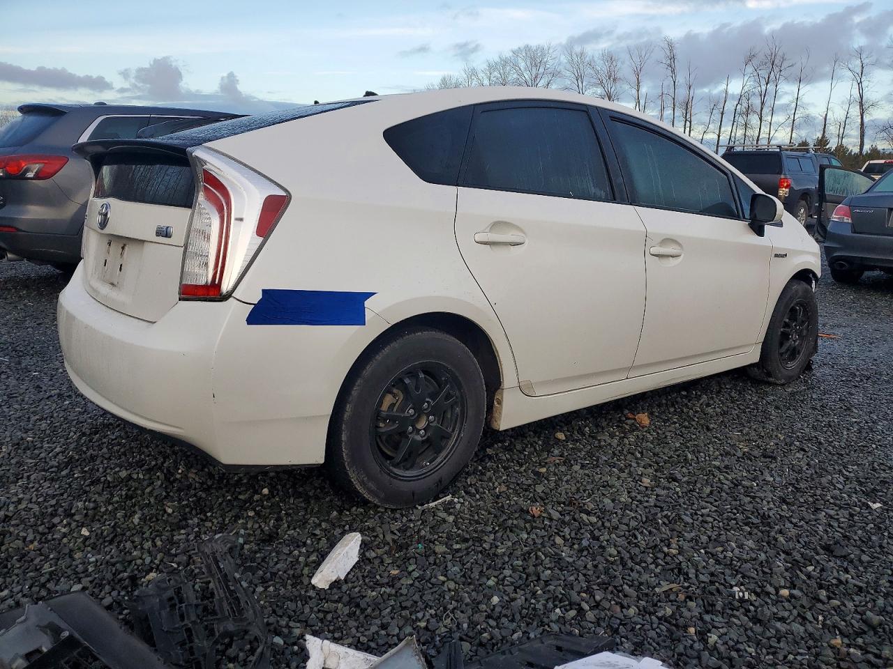 2013 TOYOTA PRIUS photo 3