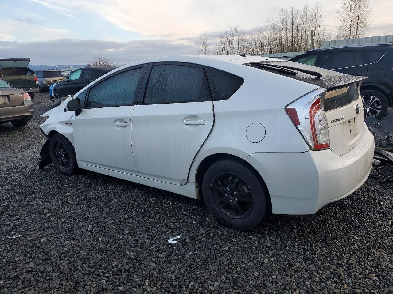 2013 TOYOTA PRIUS photo 2