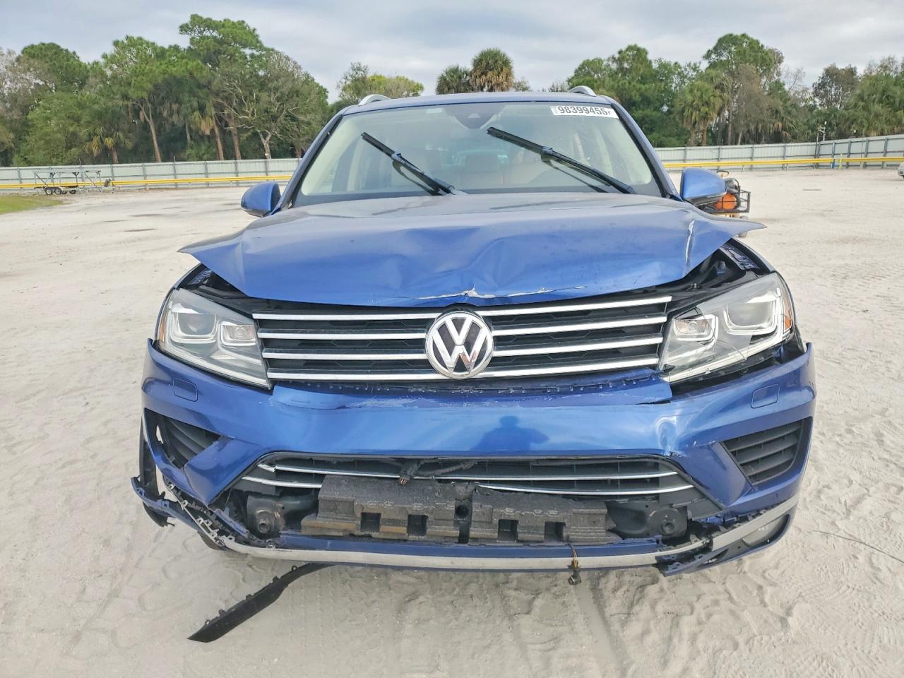 2016 VOLKSWAGEN TOUAREG SPORT photo 9