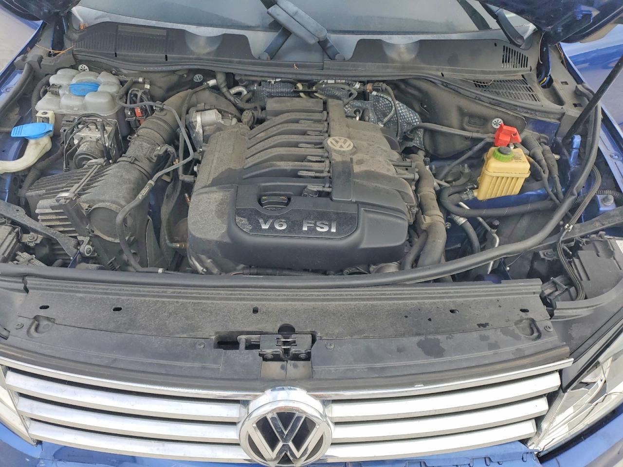 2016 VOLKSWAGEN TOUAREG SPORT photo 23