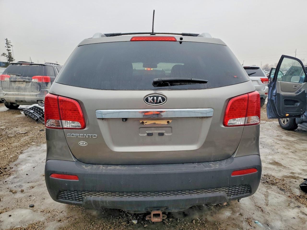 2013 KIA SORENTO LX photo 6