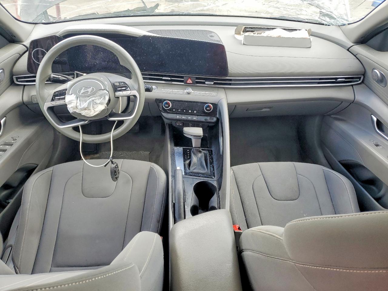 2024 HYUNDAI ELANTRA SEL photo 15
