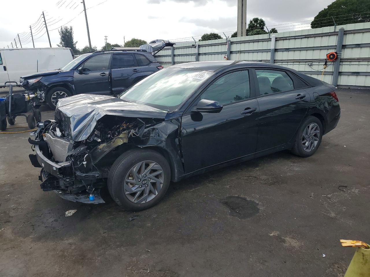 2024 HYUNDAI ELANTRA