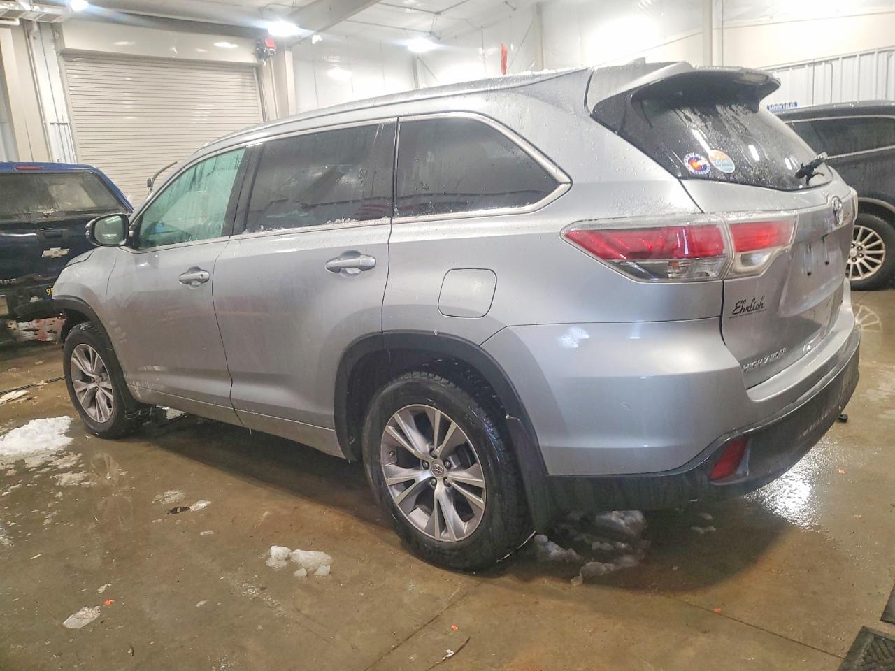 2014 TOYOTA HIGHLANDER XLE photo 2