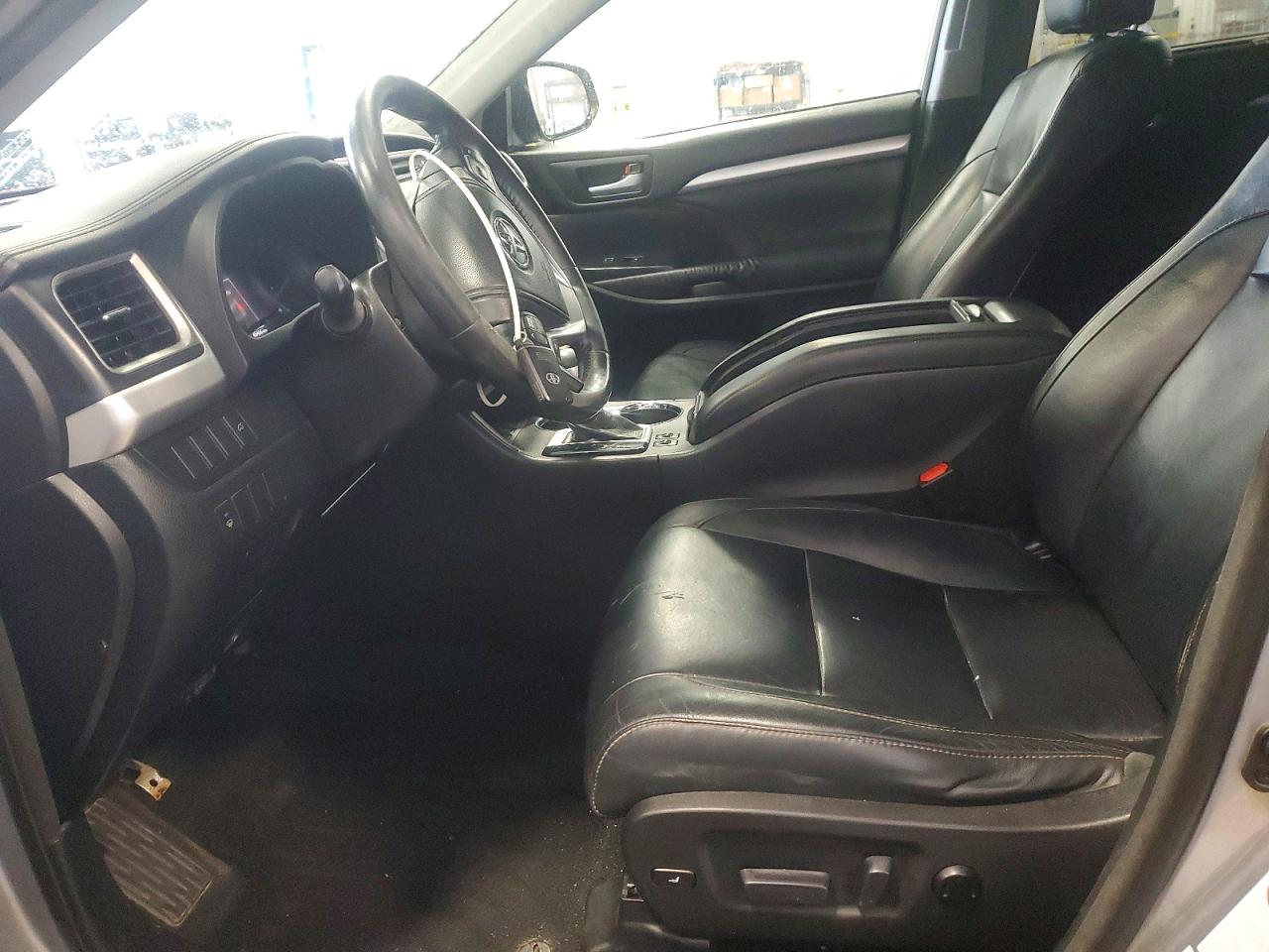 2014 TOYOTA HIGHLANDER XLE photo 7