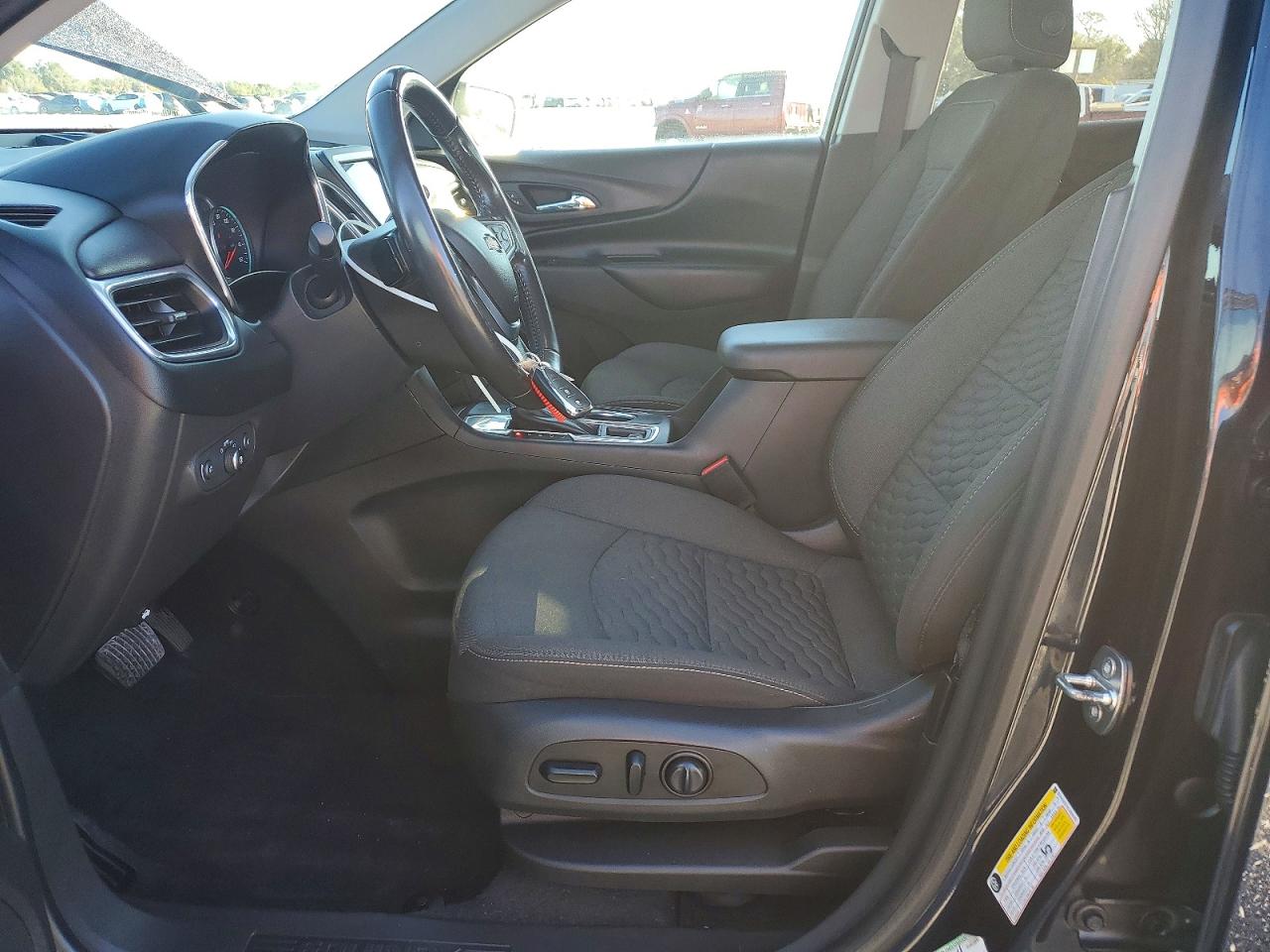 2020 CHEVROLET EQUINOX LT photo 7