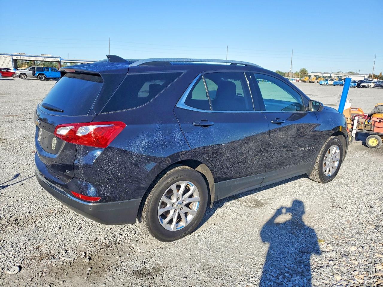 2020 CHEVROLET EQUINOX LT photo 3