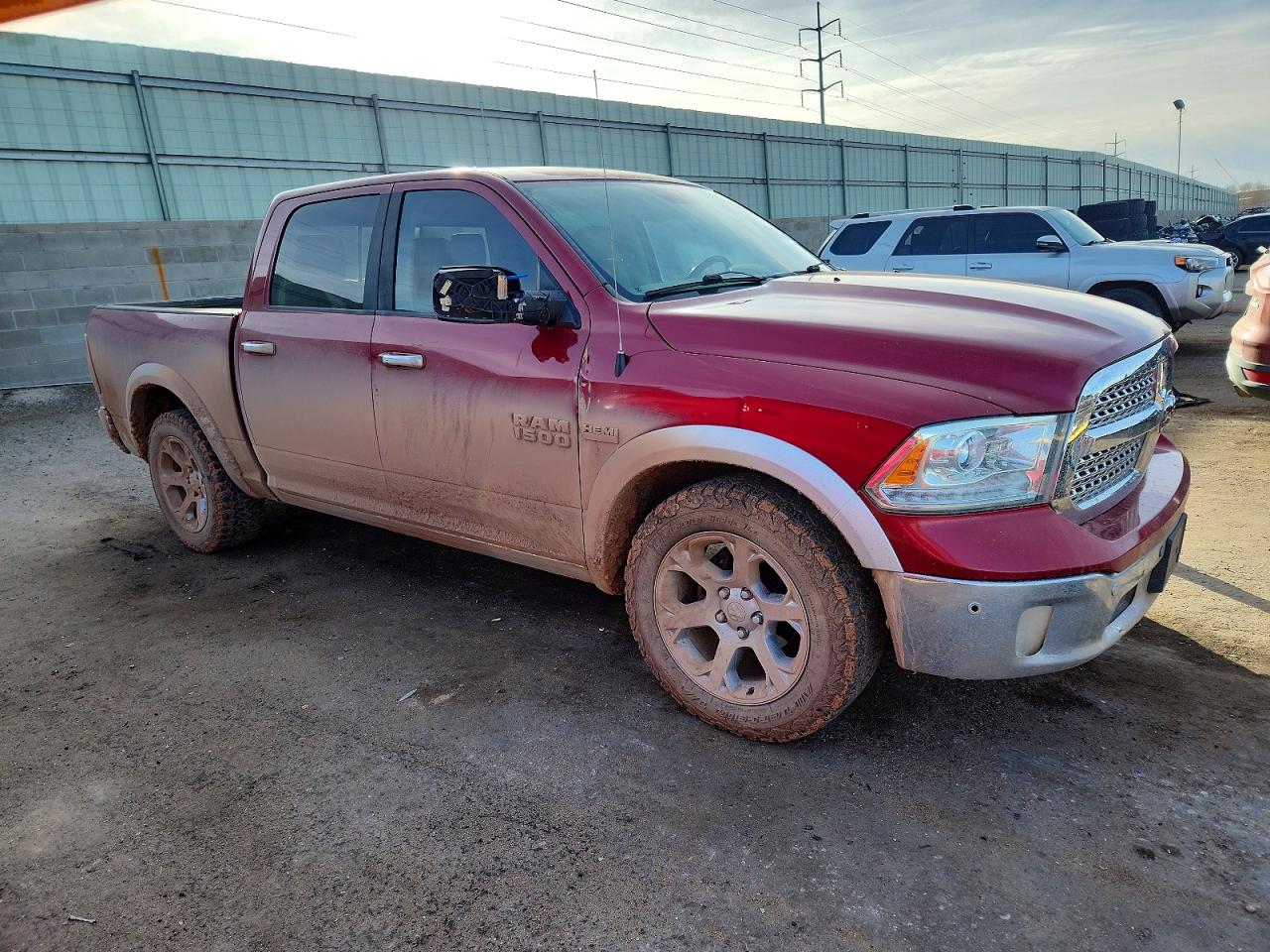 2014 RAM 1500 LARAMIE photo 4