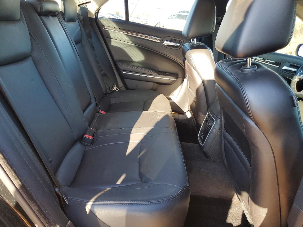2015 CHRYSLER 300 LIMITED photo 10
