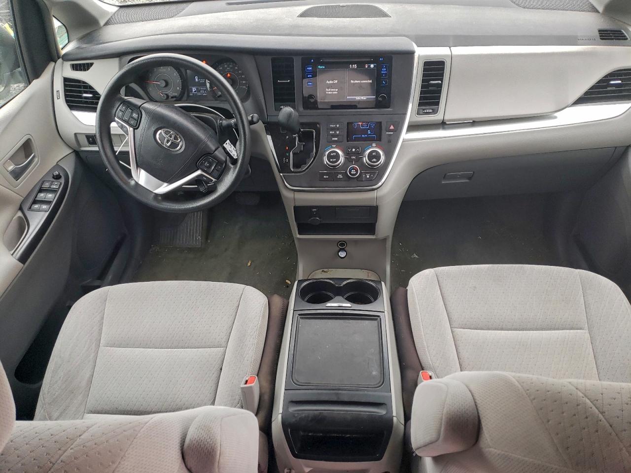 2015 TOYOTA SIENNA LE photo 8