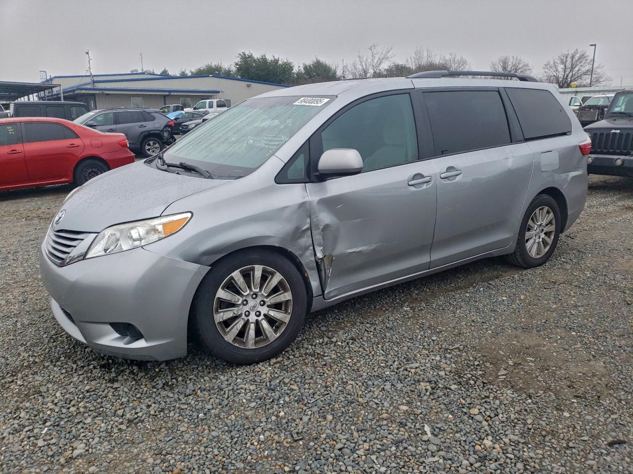 2015 TOYOTA SIENNA