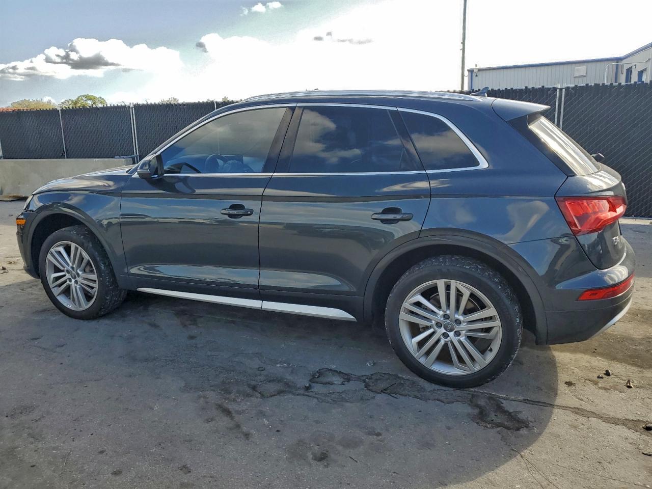 2018 AUDI Q5 PREMIUM PLUS photo 2