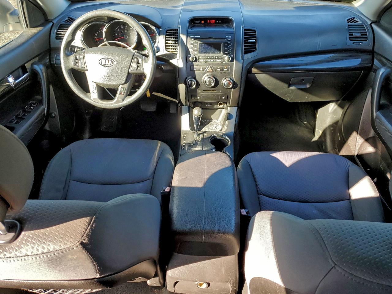 2012 KIA SORENTO BASE photo 8